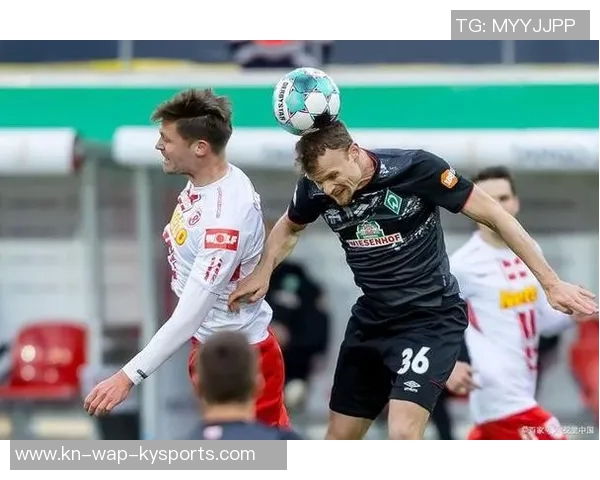 雷根斯堡主场迎战波鸿争夺德乙联赛关键三分之战